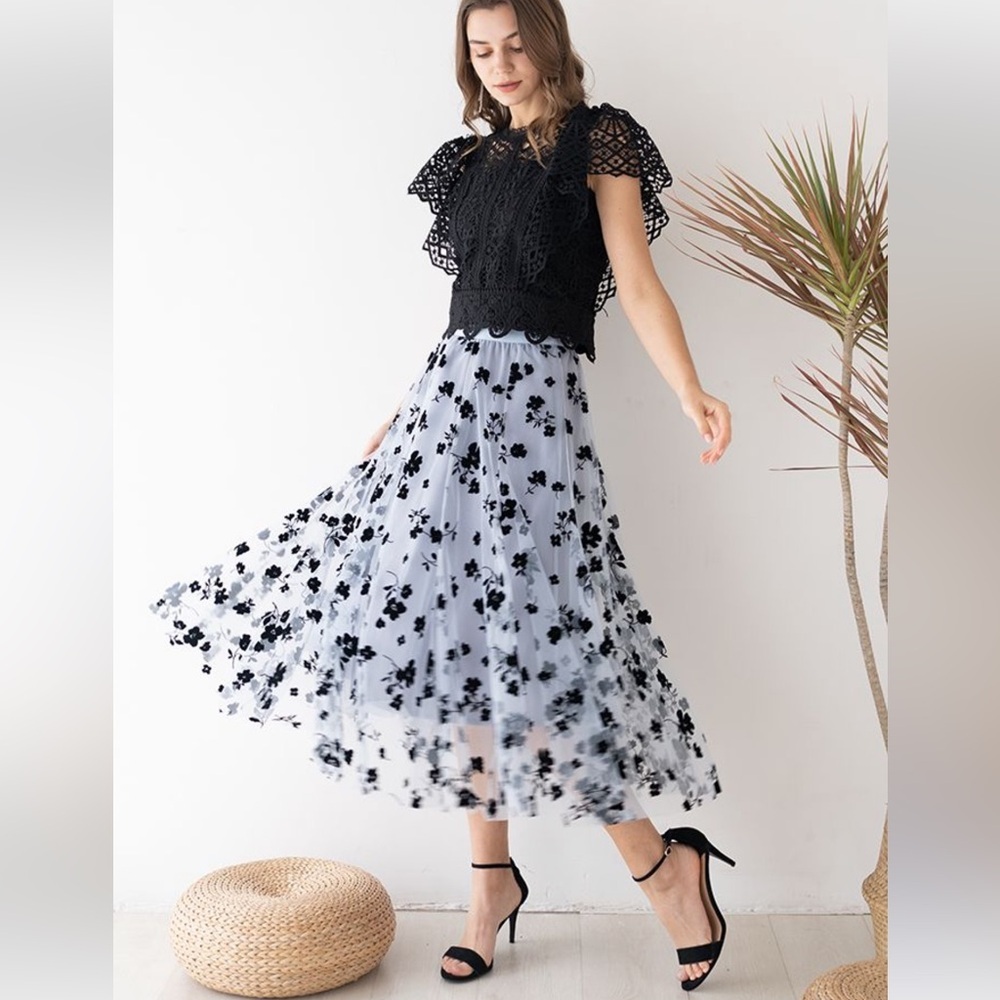 NWOT Chicwish 3D POSY LINED DOUBLE-LAYERED MESH MIDI SKIRT IN DUSTY BLUE XS - Picture 4 of 14